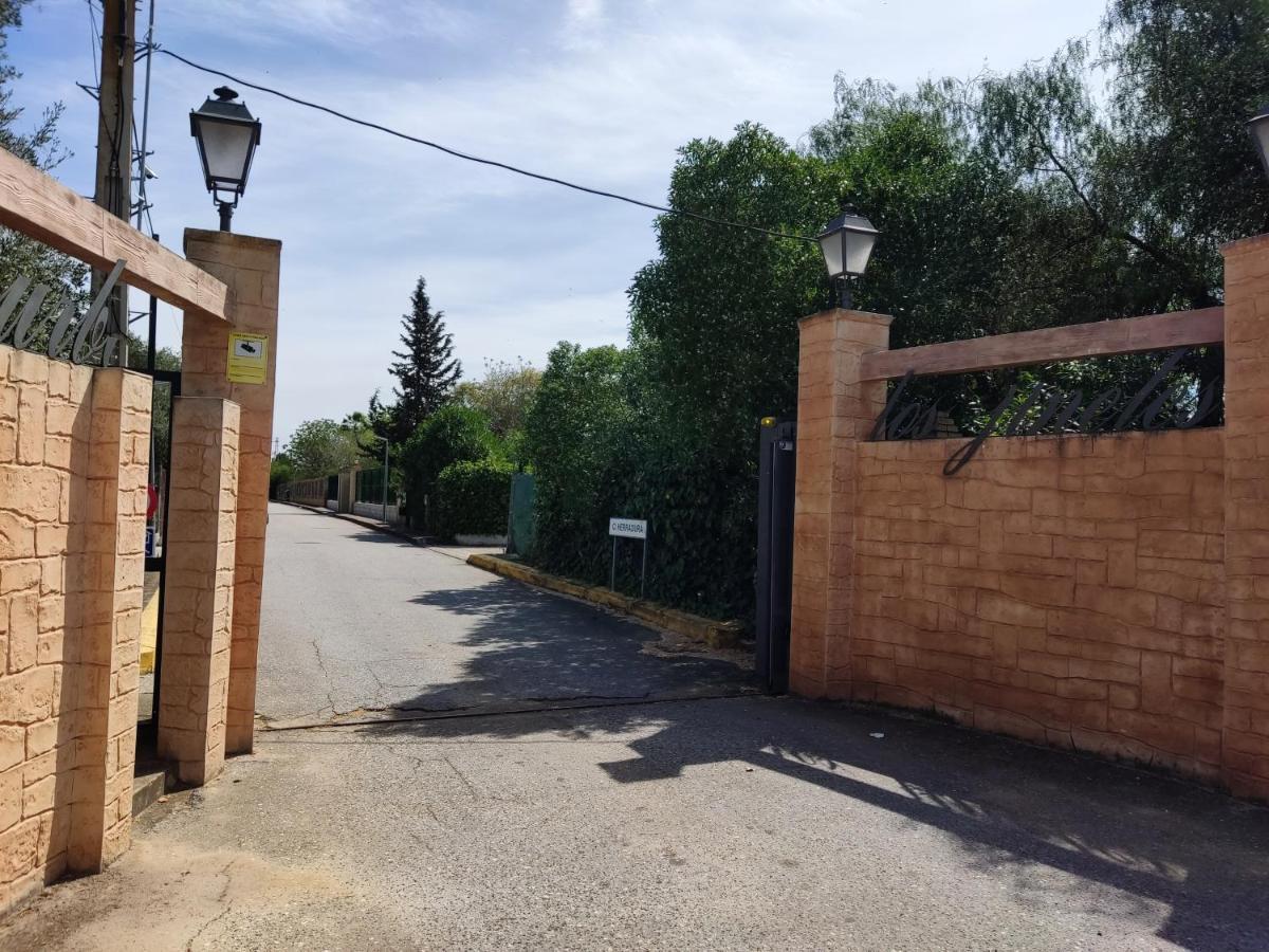 Apartamento El Grifo Carmona  Bagian luar foto